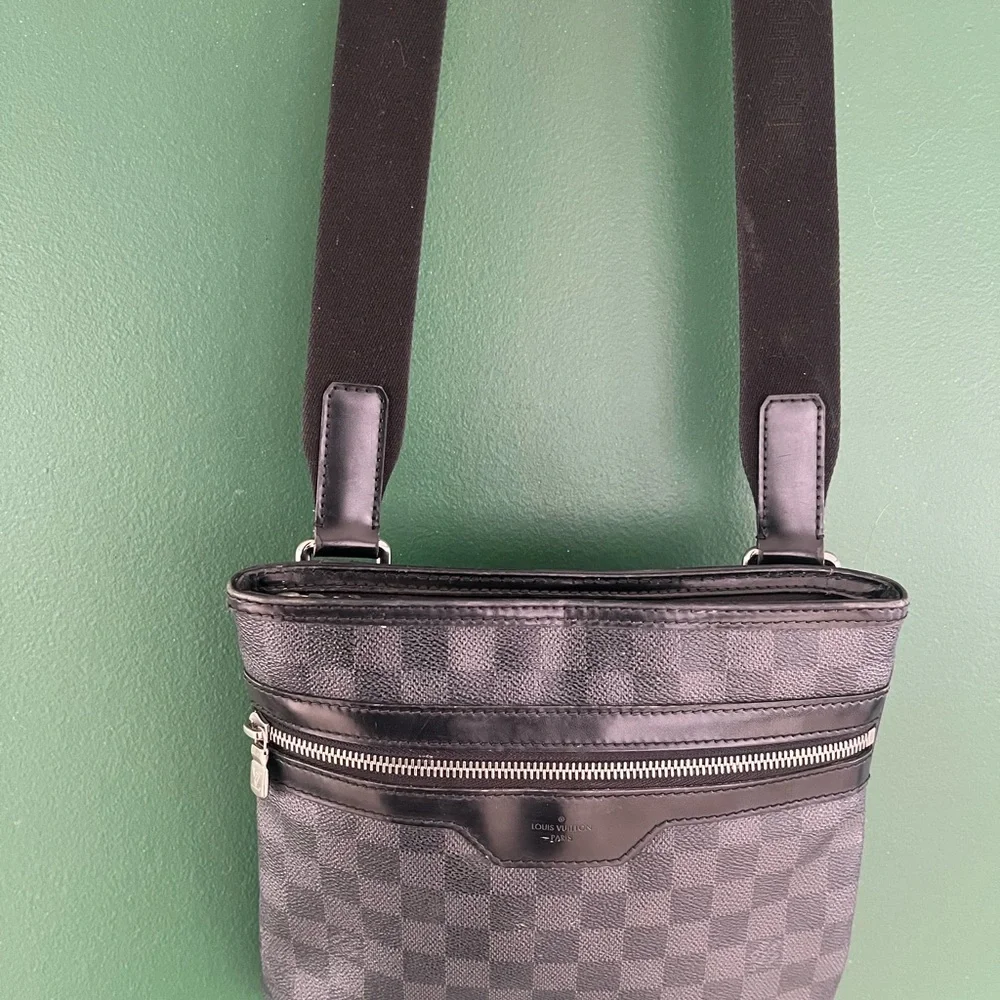 Authentic Louis Vuitton District PM Messenger – Damier Graphite - Picture 7 of 7